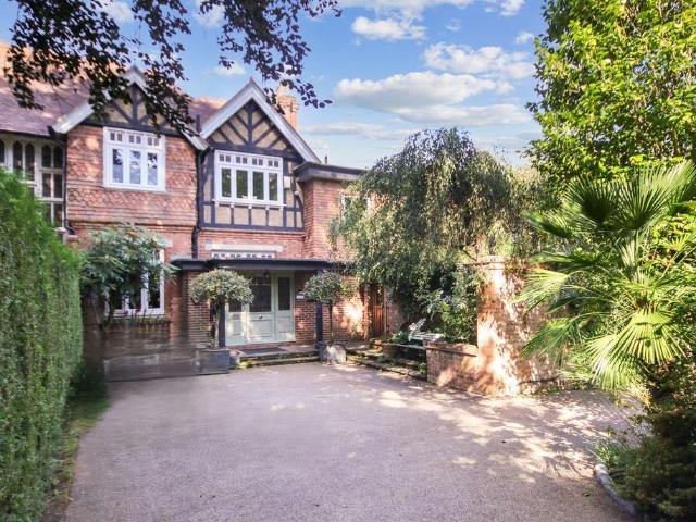 4 bedroom semi detached house for sale
