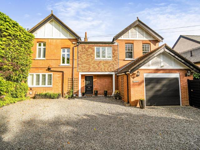 4 bedroom semi detached house for sale