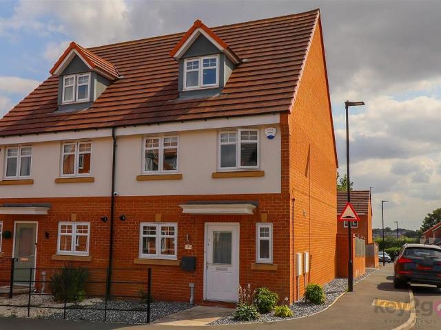 4 bedroom semi detached house for sale