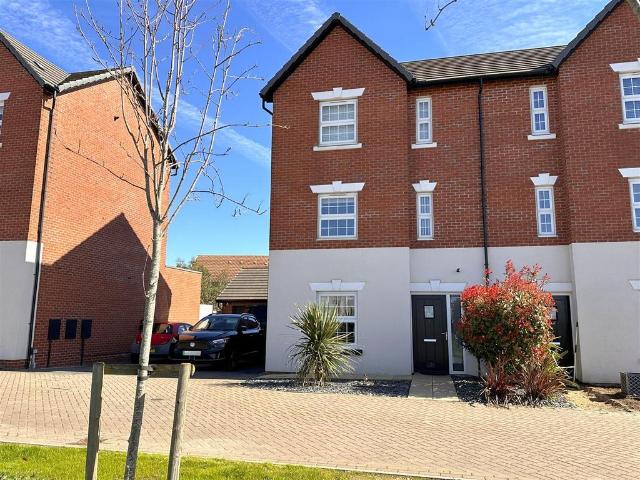 4 bedroom semi detached house for sale