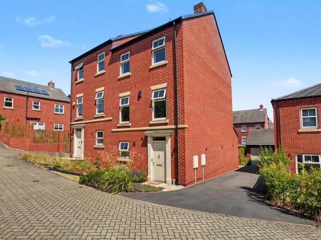 4 bedroom semi detached house for sale