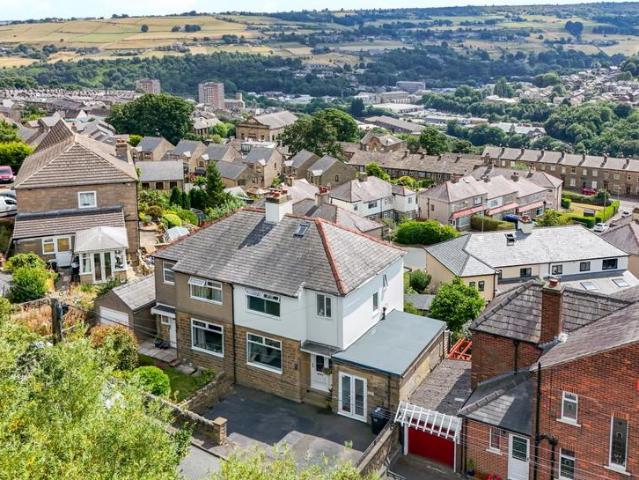 4 bedroom semi detached house for sale