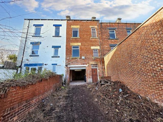 4 bedroom terraced house for sale