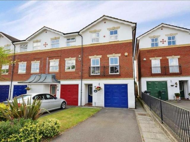 4 bedroom semi detached house for sale