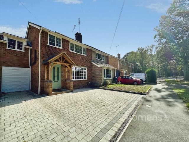 4 bedroom semi detached house for sale