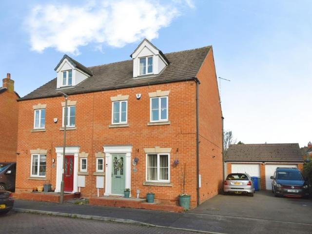 4 bedroom semi detached house for sale