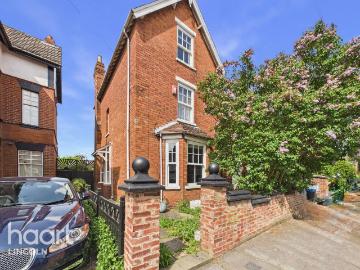 4 bedroom semi detached house for sale
