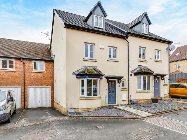 4 bedroom semi detached house for sale