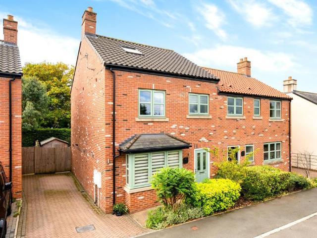 4 bedroom semi detached house for sale