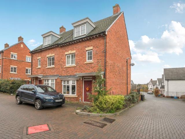 4 bedroom semi detached house for sale