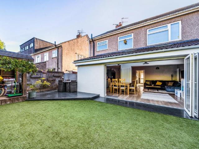 4 bedroom semi detached house for sale