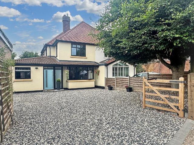 4 bedroom semi detached house for sale