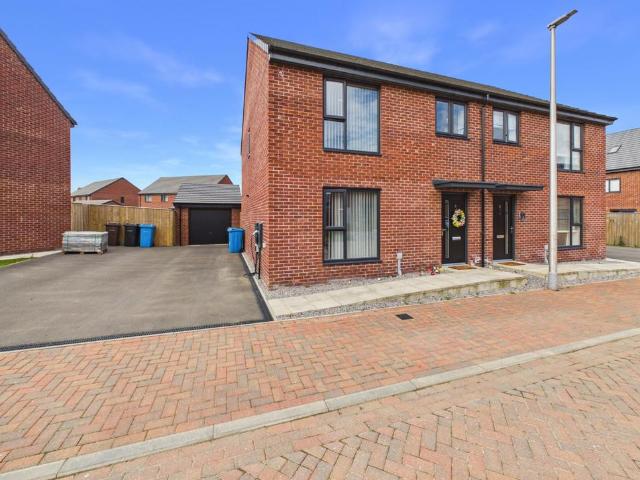 4 bedroom semi detached house for sale