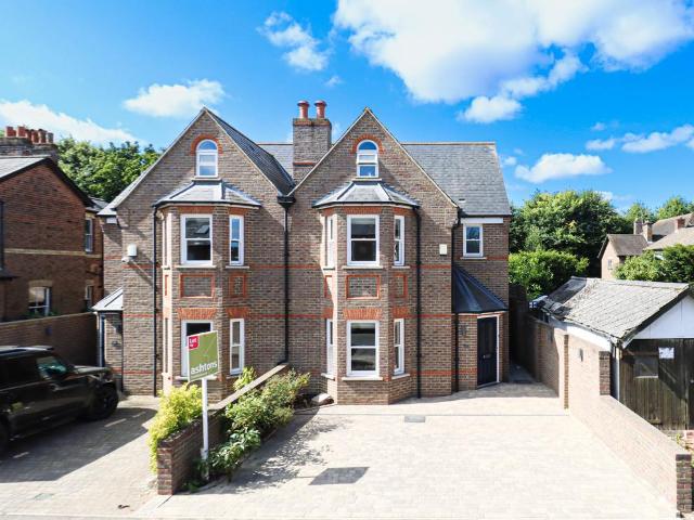 4 bedroom semi detached house for sale