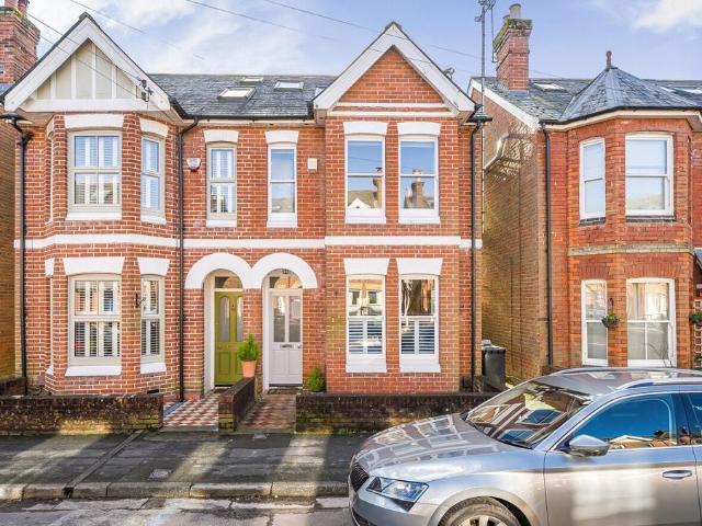 4 bedroom semi detached house for sale