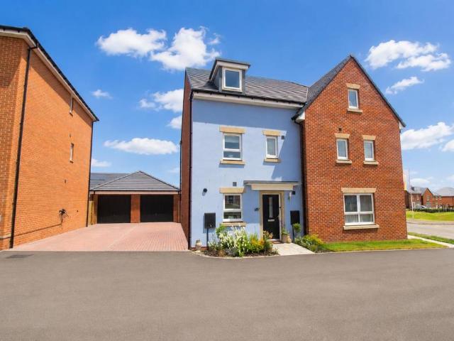 4 bedroom semi detached house for sale