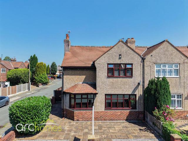 4 bedroom semi detached house for sale