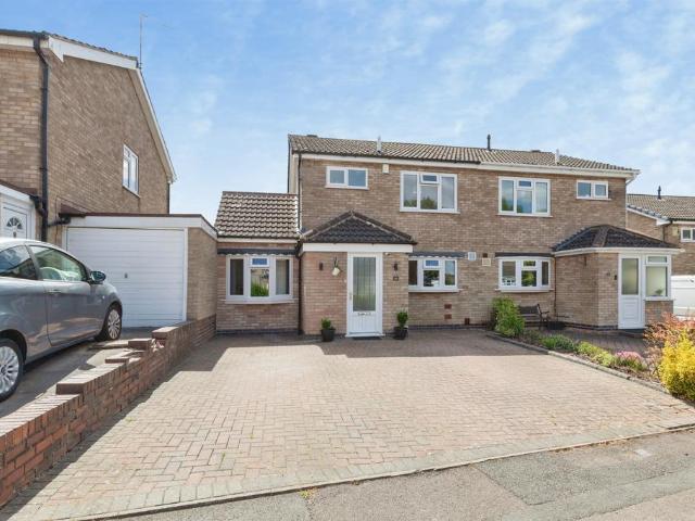 4 bedroom semi detached house for sale