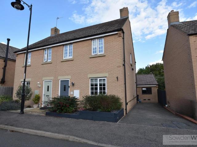 4 bedroom semi detached house for sale