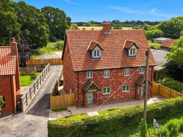 4 bedroom semi detached house for sale
