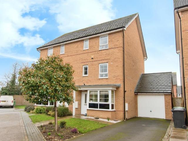 4 bedroom semi detached house for sale
