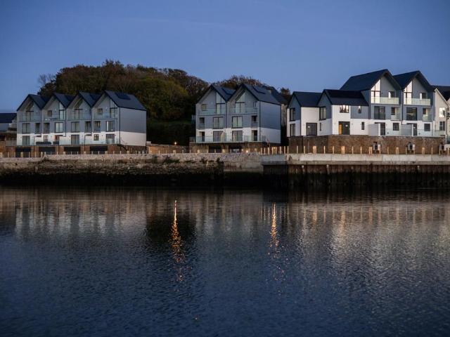 4 bedroom terraced house for sale