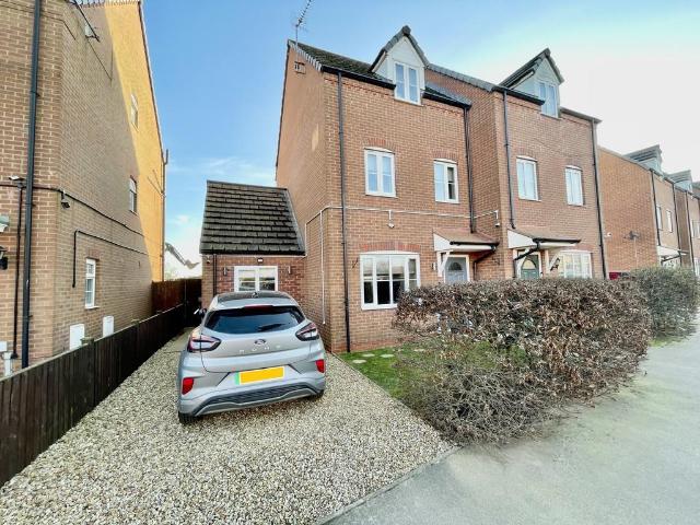 4 bedroom semi detached house for sale