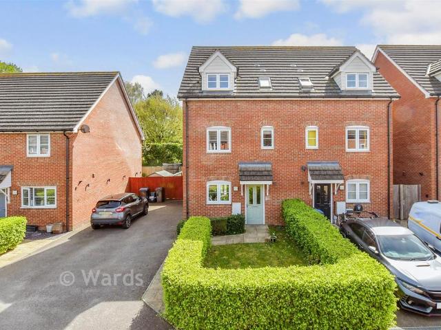 4 bedroom semi detached house for sale