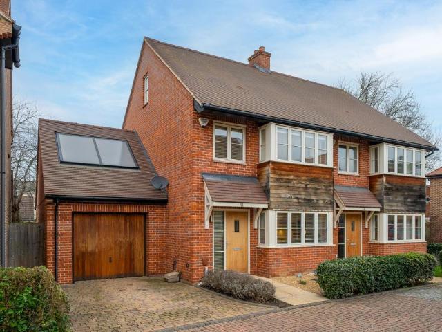 4 bedroom semi detached house for sale
