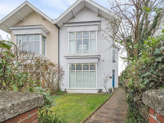 4 bedroom semi detached house for sale