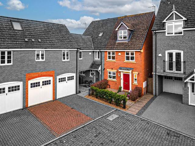 4 bedroom semi detached house for sale