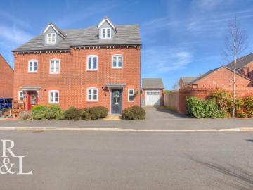 4 bedroom semi detached house for sale