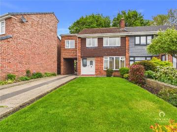 4 bedroom semi detached house for sale