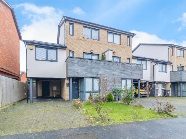 4 bedroom semi detached house for sale