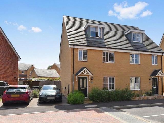 4 bedroom semi detached house for sale