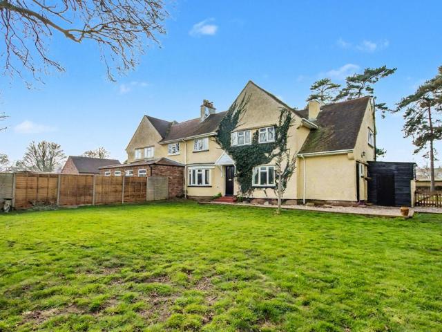 4 bedroom semi detached house for sale