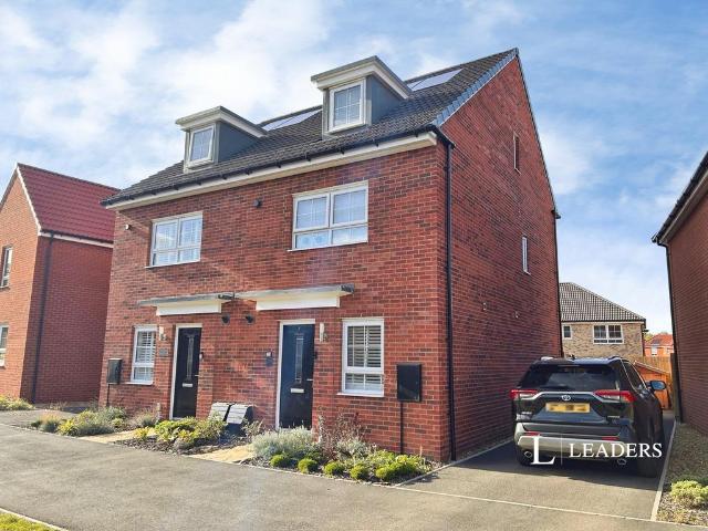 4 bedroom semi detached house for sale