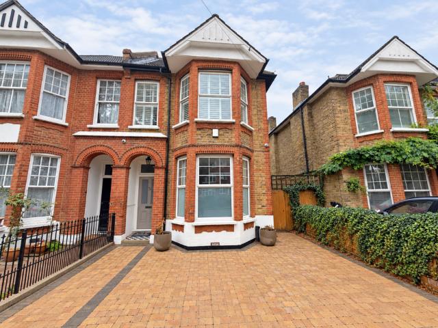 4 bedroom semi detached house for sale