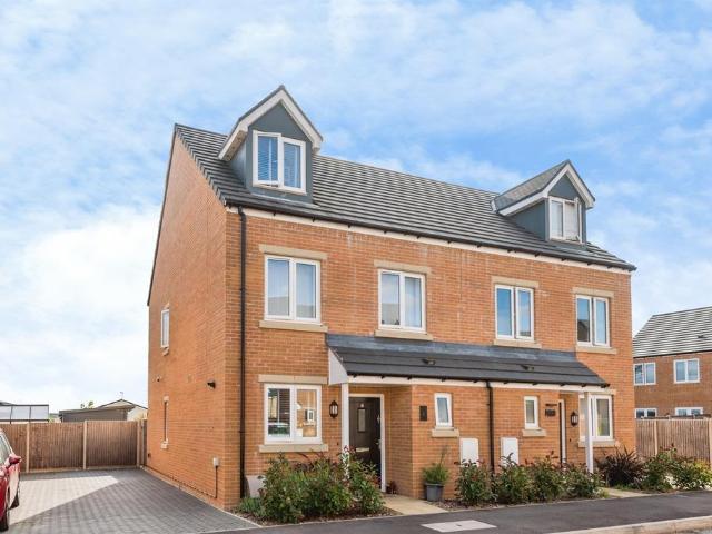 4 bedroom semi detached house for sale