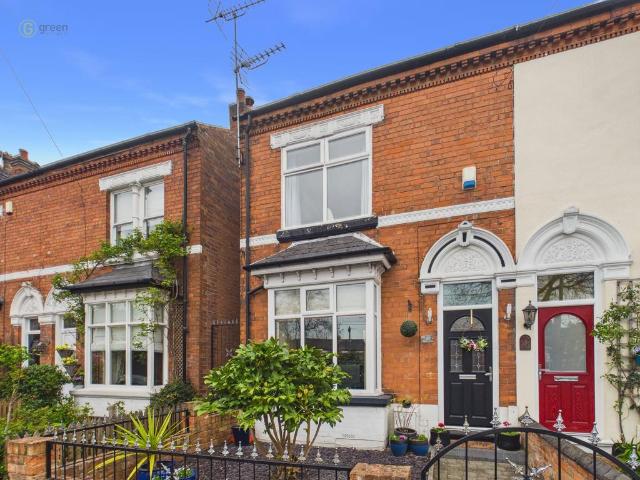 4 bedroom semi detached house for sale