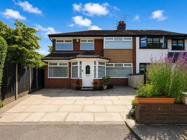 4 bedroom semi detached house for sale