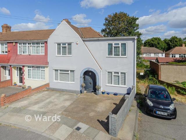 4 bedroom semi detached house for sale