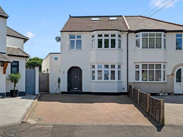 4 bedroom semi detached house for sale