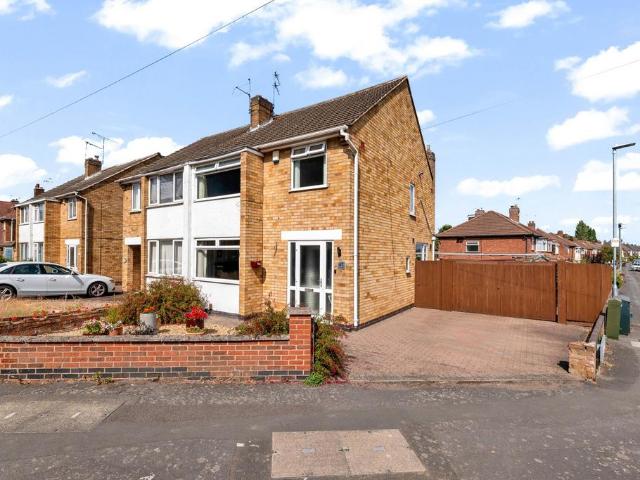 4 bedroom semi detached house for sale