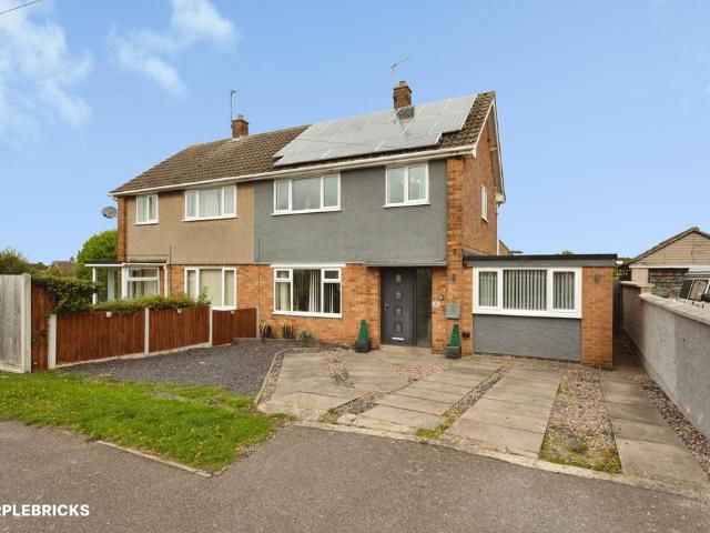 4 bedroom semi detached house for sale
