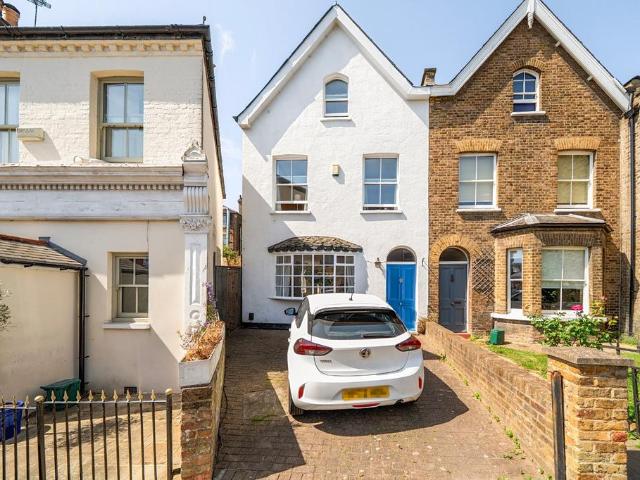 4 bedroom semi detached house for sale