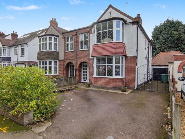 4 bedroom semi detached house for sale