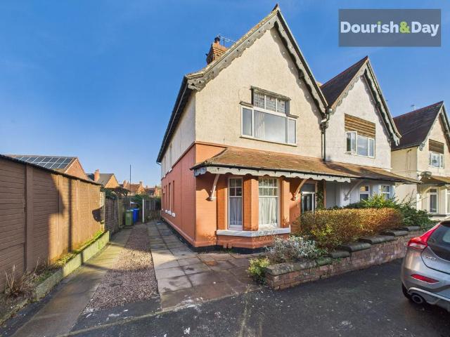 4 bedroom semi detached house for sale
