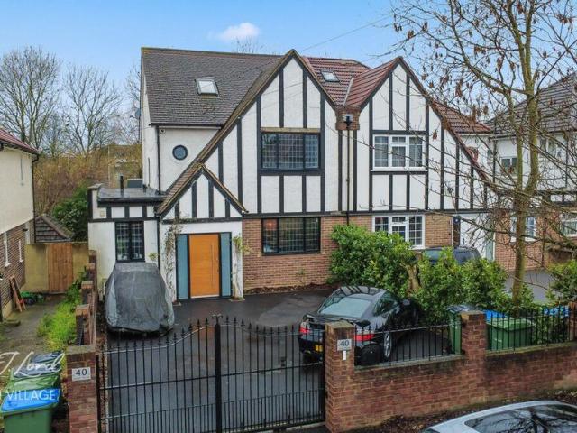 4 bedroom semi detached house for sale