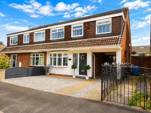 4 bedroom semi detached house for sale